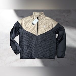 Nike Therma Fit Windrunner Puffer Jacket Men's Size Large Tan Black.